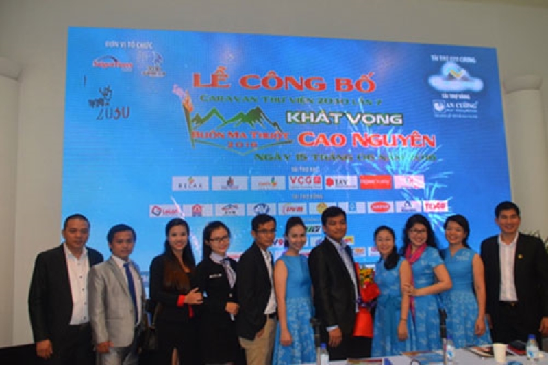 Caravan Thư viện 2030 đến với học sinh Đắk Lắk