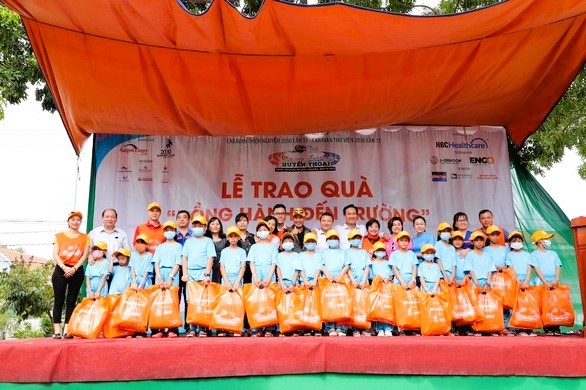 Thắng Lợi Group đồng hành cùng Caravan “Cung đường huyền thoại” trao thư viện và xe đạp cho học sinh miền Trung và Tây Nguyên