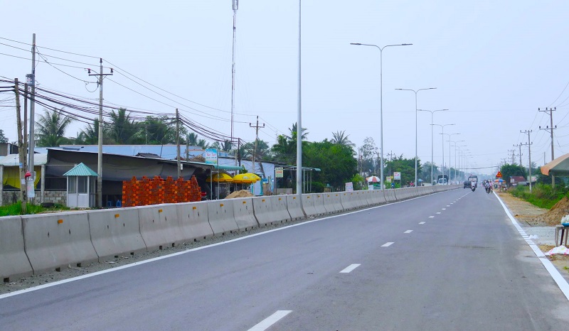 Tuyến đường ĐT 830 chật hẹp