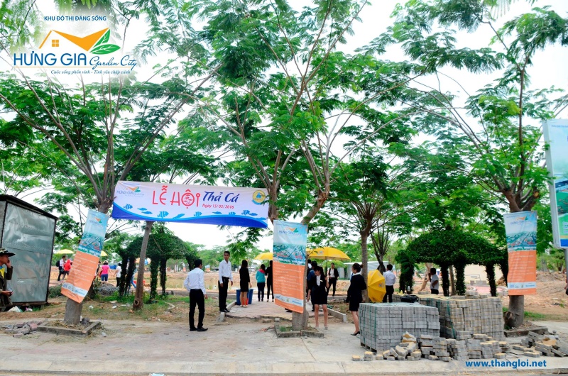 Hàng trăm người tham gia đại lễ phóng sinh tại hồ Tịnh Tâm