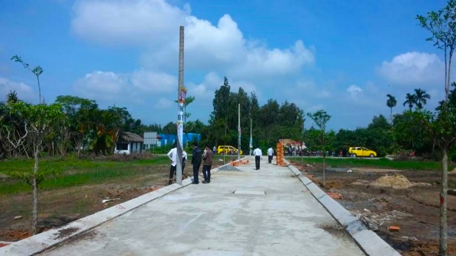 Khách hàng tham quan dự án đất nền Newlife Bình Chánh