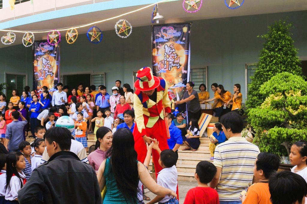Mùa trăng yêu thương 2018 - Thắng Lợi Group
