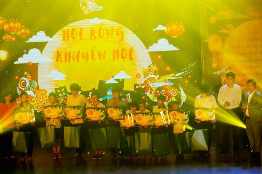 Mùa trăng yêu thương 2018 - Thắng Lợi Group