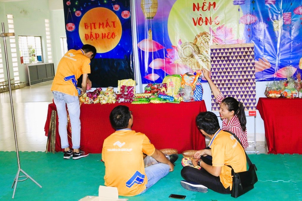 Mùa trăng yêu thương 2018 - Thắng Lợi Group