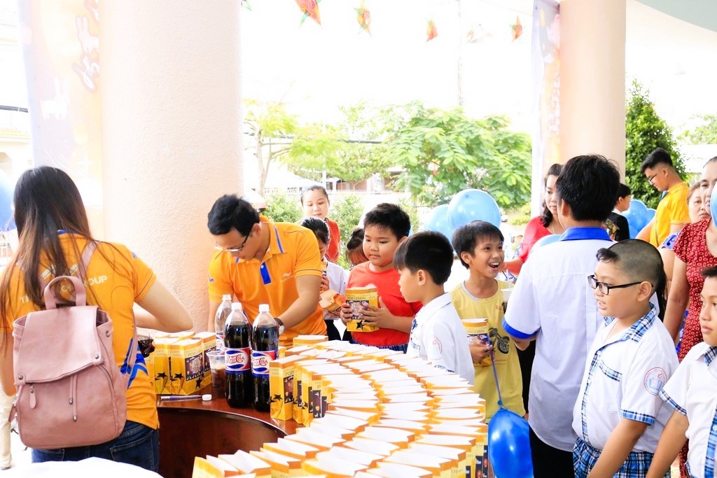 Mùa trăng yêu thương 2018 - Thắng Lợi Group