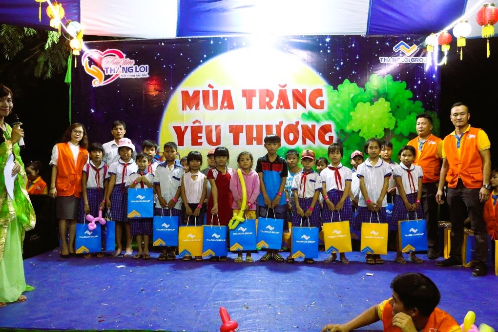 Mùa Trăng Yêu thương cùng Trái tim Thắng Lợi
