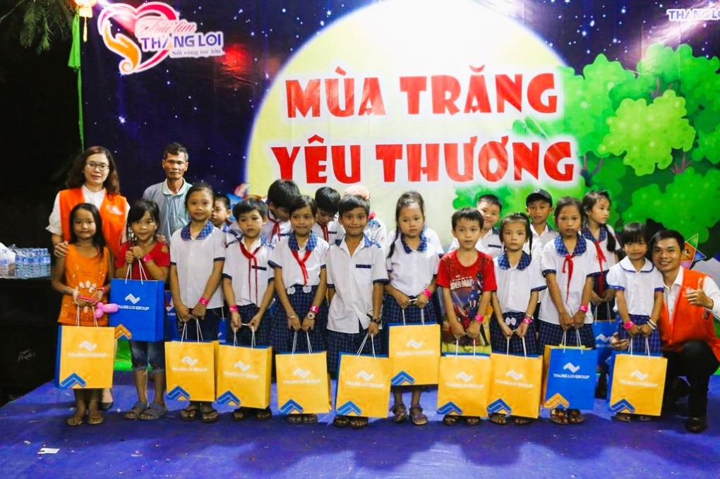 Người Thắng Lợi sẻ chia yêu thương