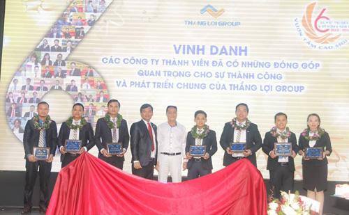 Trao thưởng nhân viên xuất sắc Thắng Lợi Group
