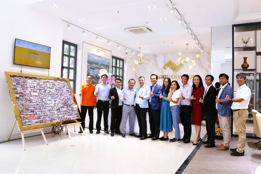 Thắng Lợi Group tiếp nhận “Bức tranh tỷ đô” với sứ mệnh tiếp nối hành động thiện nguyện vì cộng đồng