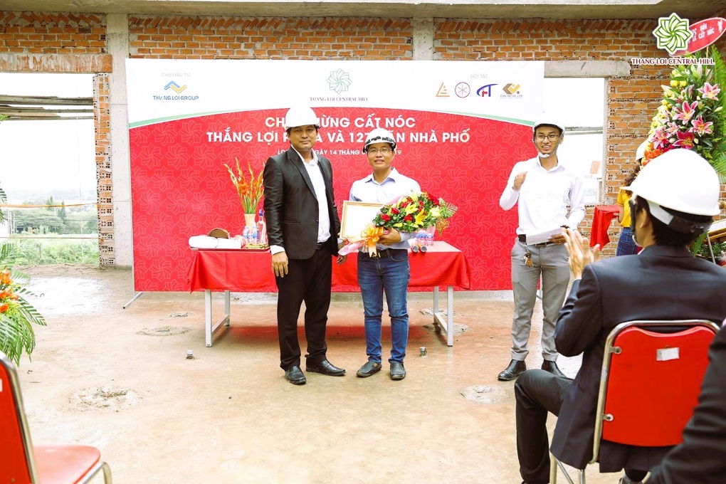 Thắng Lợi Central Hill đã cất nóc Thắng Lợi Plaza và 127 căn nhà phố