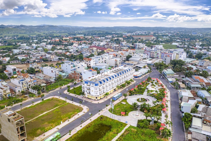 Thắng Lợi Riverside Market