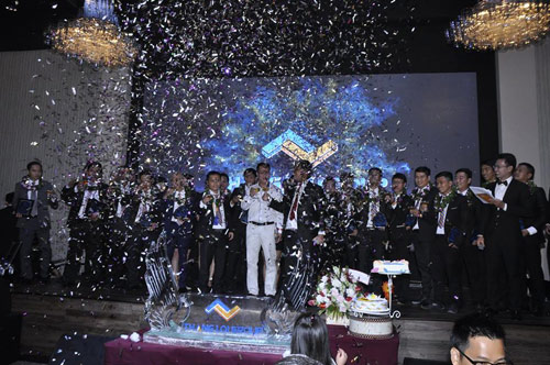Trao thưởng nhân viên xuất sắc Thắng Lợi Group