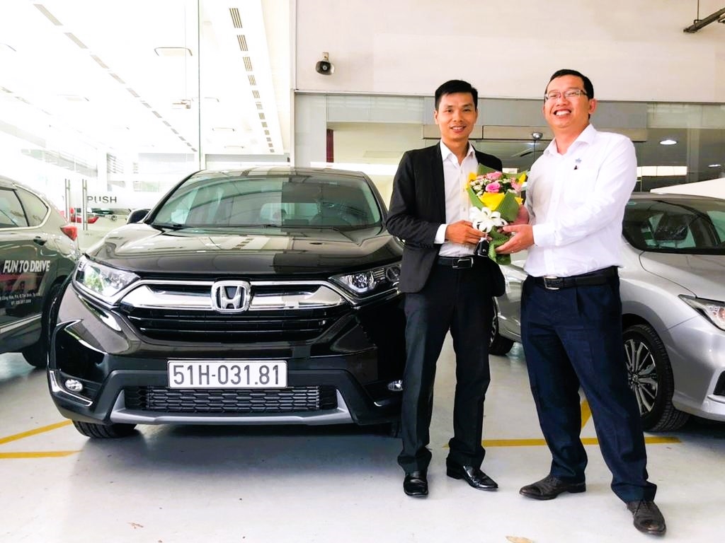 Thắng Lợi Group tặng xe hơi hạng sang cho giám đốc kinh doanh Trần Thuận Hóa